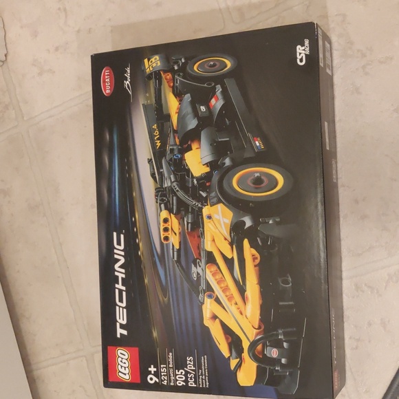 New!Bugatti Yellow and Black Building Sets & Blocks - Picture 2 of 8